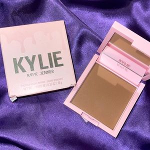 NEW! Kylie Cosmetics bronzer in “Tanned and Gorgeous”